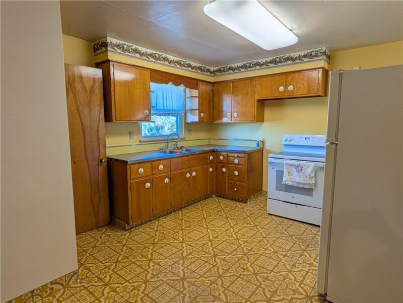 427 Belrose Dr — photo 3