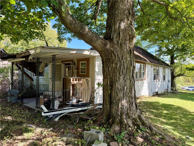 281 Rich Avenue — photo 4