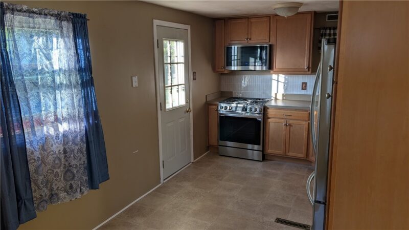 613 Chessbriar Dr — photo 2