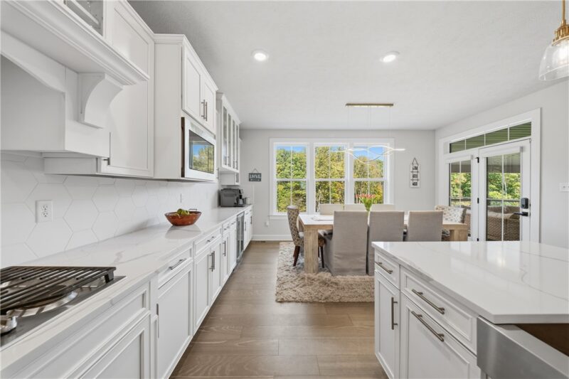 325 Crest Ln — photo 8