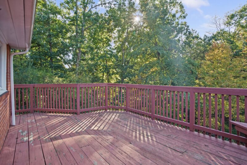 1403 Lakeside DRIVE — photo 8