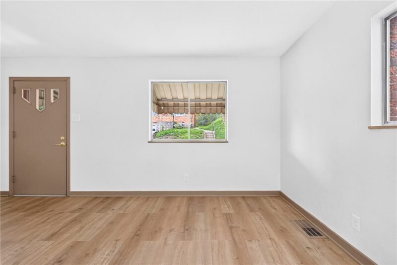 104 Brightwood Avenue — photo 2