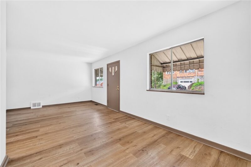 104 Brightwood Avenue — photo 3