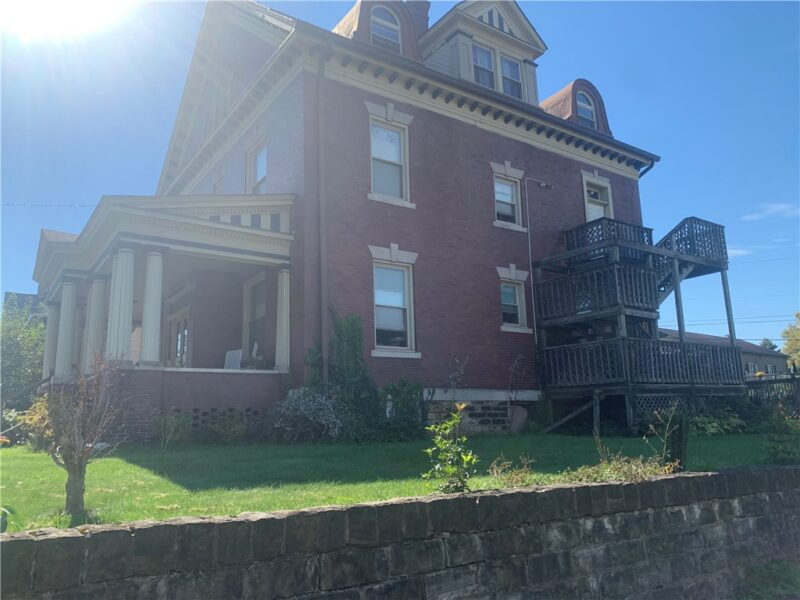 54 Wilson Ave — photo 2