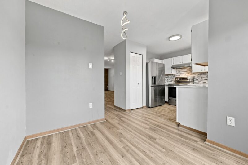 306 Castle Creek DRIVE — photo 8