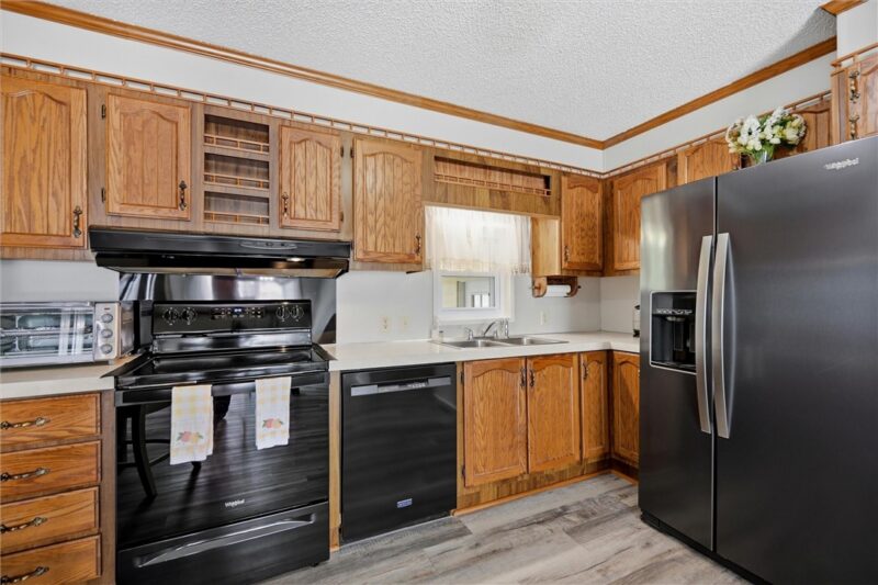 609 Lark Ln — photo 7