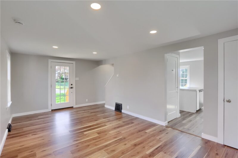 732 Pershing St — photo 8