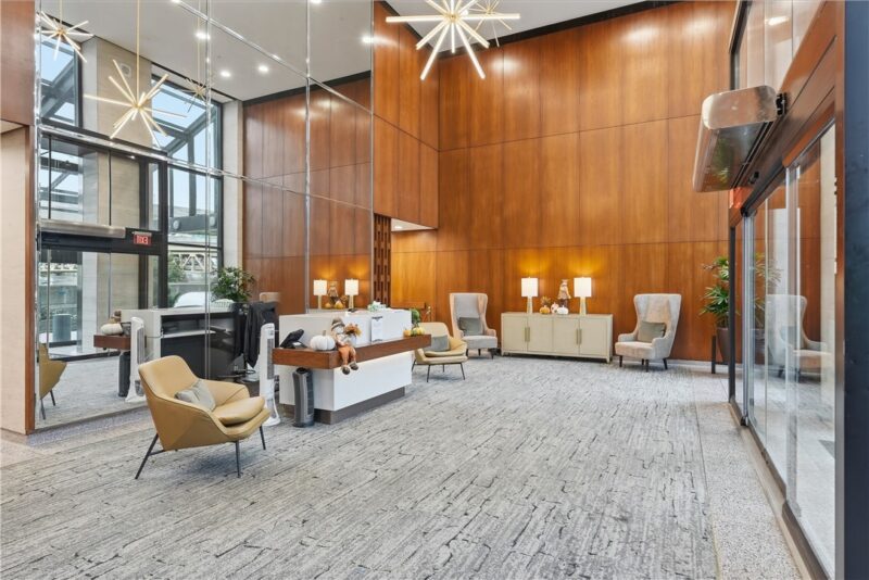 320 Fort Duquesne Blvd 24N — photo 3