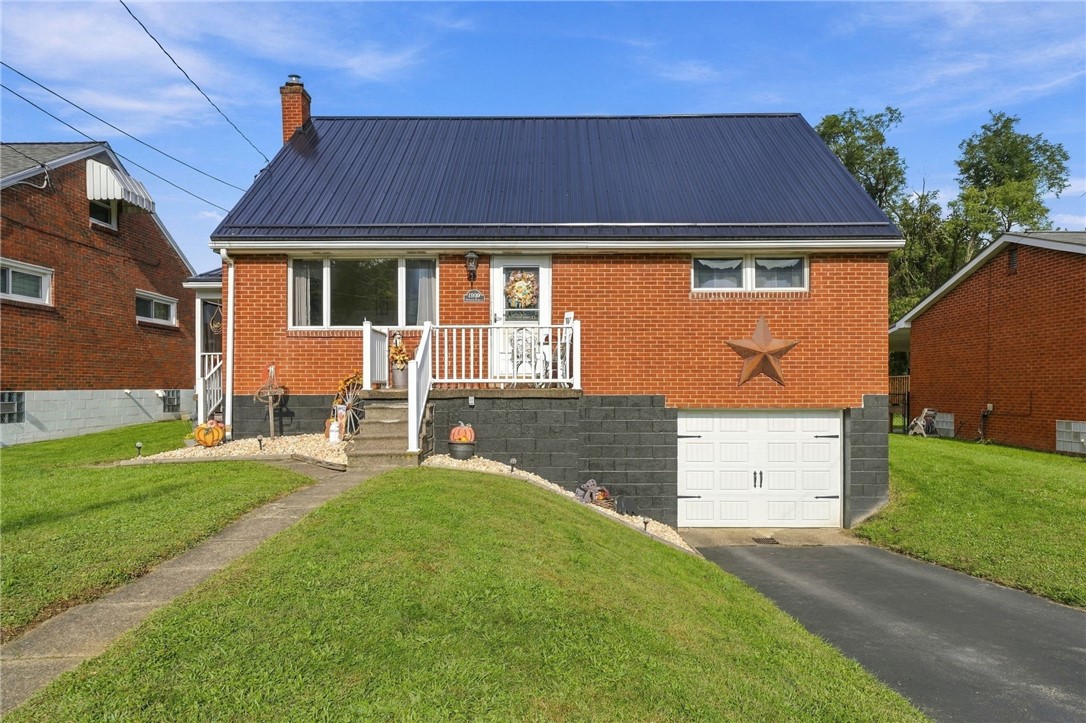 1909 Acheson Ave — photo 1