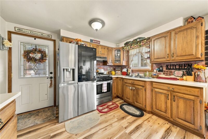 1909 Acheson Ave — photo 6