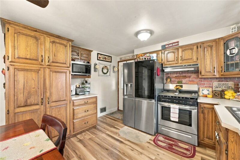 1909 Acheson Ave — photo 7