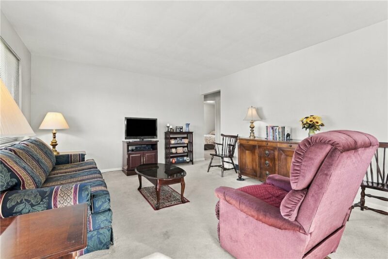 922 MAPLEWOOD DRIVE — photo 3