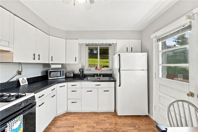 922 MAPLEWOOD DRIVE — photo 8