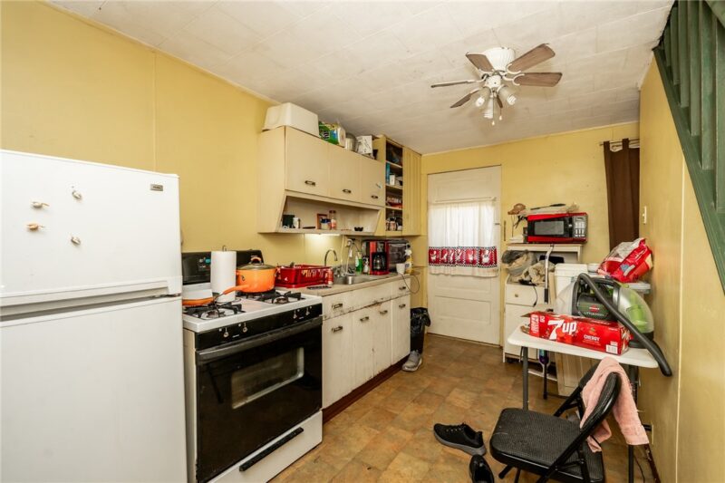 442 E Brown St — photo 8