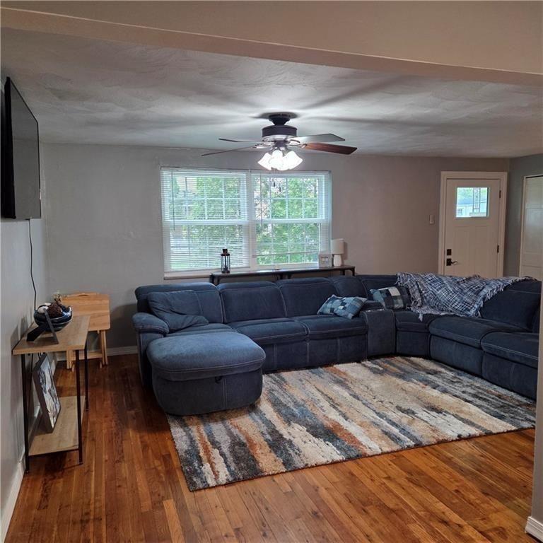 102 Raleigh Ct — photo 3