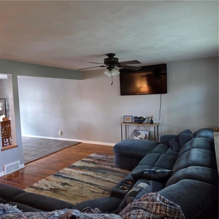 102 Raleigh Ct — photo 4