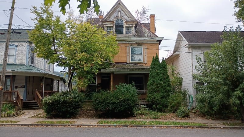 68 W Lincoln St — photo 1