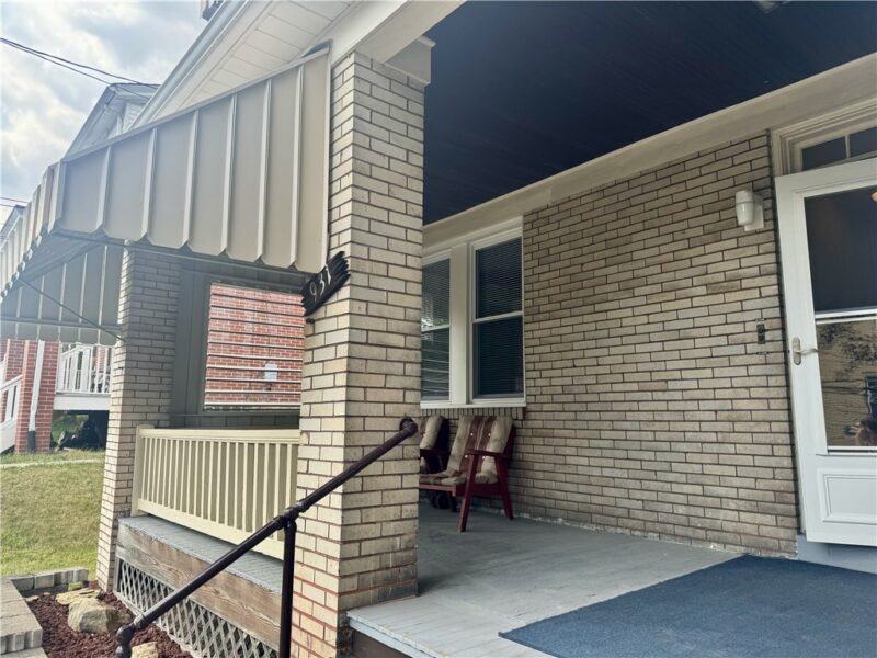 931 Baldwin St — photo 2