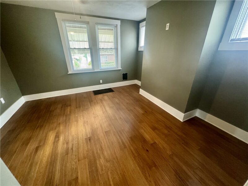 931 Baldwin St — photo 4
