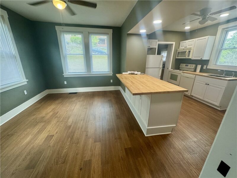 931 Baldwin St — photo 5
