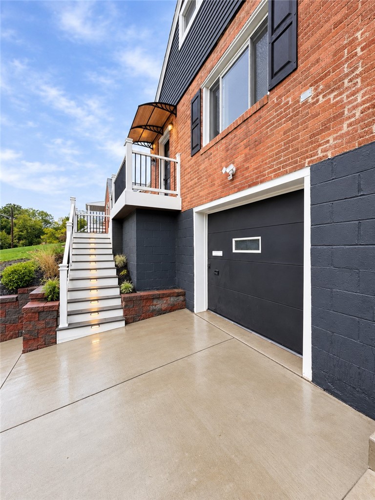210 Sunny Drive — photo 2