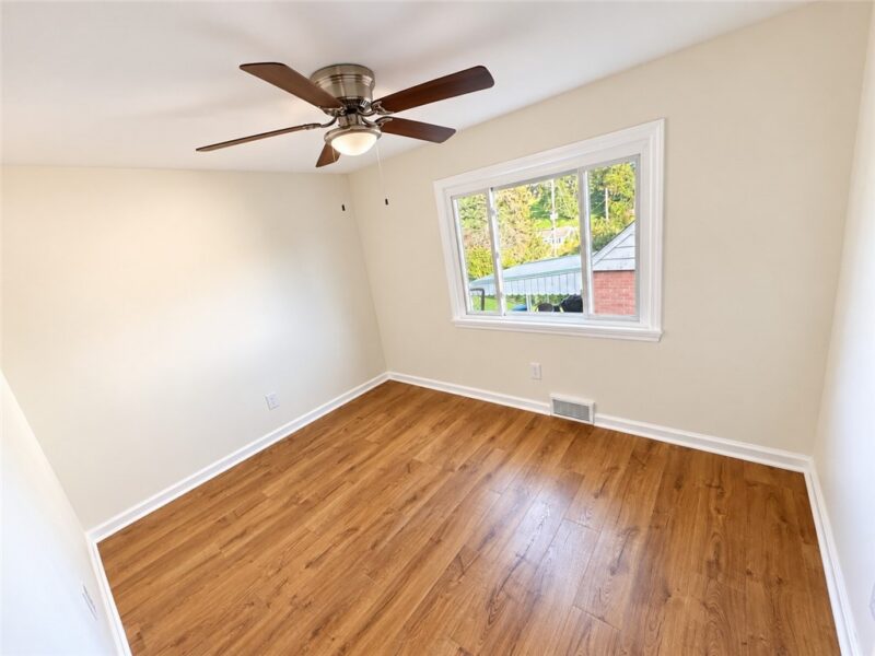 210 Sunny Drive — photo 8