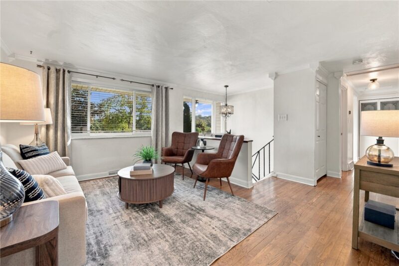 4052 Crestwood Drive — photo 7