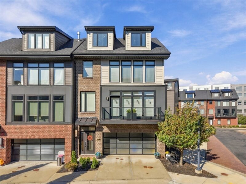6447 Danielle St