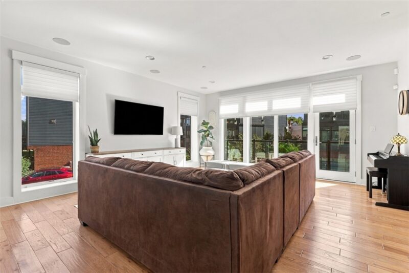 6447 Danielle St — photo 4