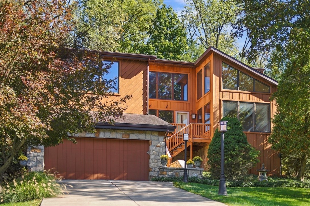 4282 Forest Glen Dr — photo 1