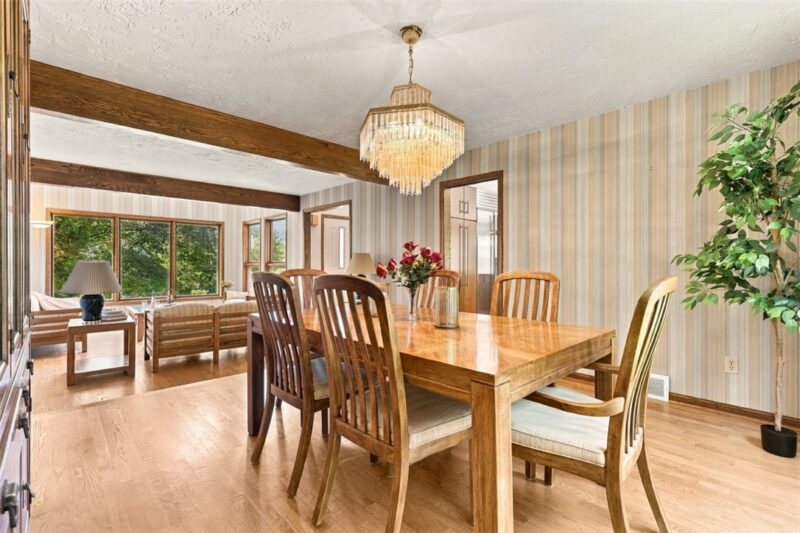 4282 Forest Glen Dr — photo 8