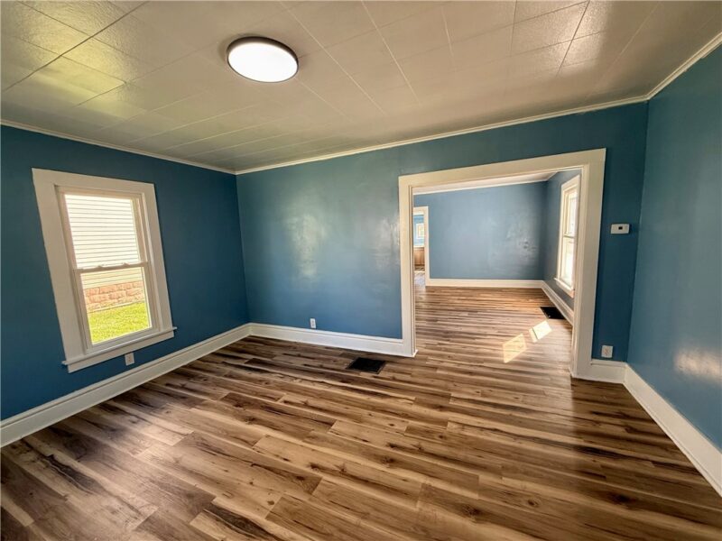 3 Sherrard Ave — photo 2