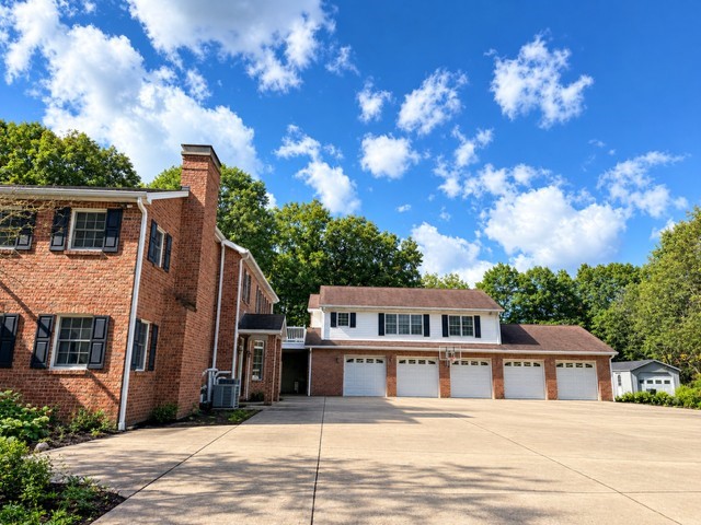 446 Monroe Rd — photo 2