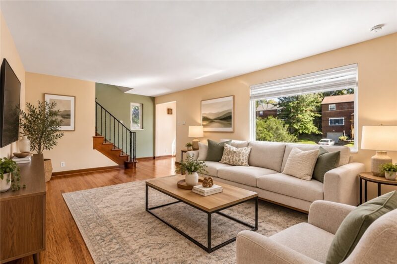 1529 Hawthorne St — photo 3