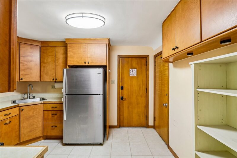 1529 Hawthorne St — photo 7