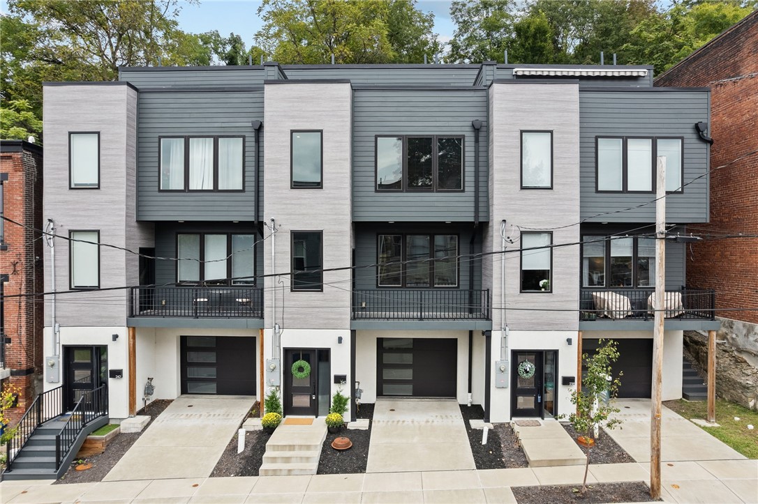 240 E Jefferson — photo 1