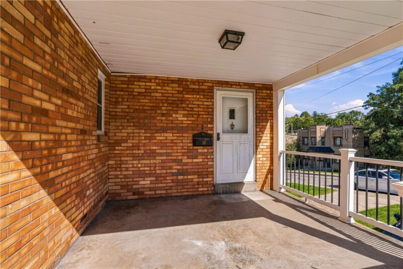 98 Poplar Dr — photo 2