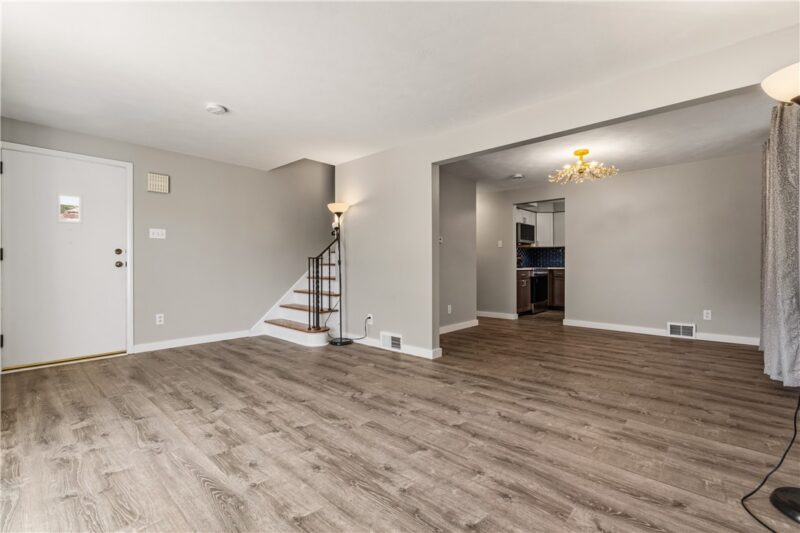 98 Poplar Dr — photo 4