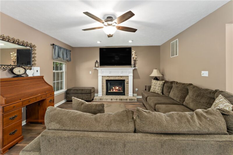 422 Sherwood Dr — photo 4