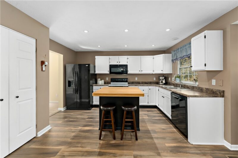 422 Sherwood Dr — photo 5