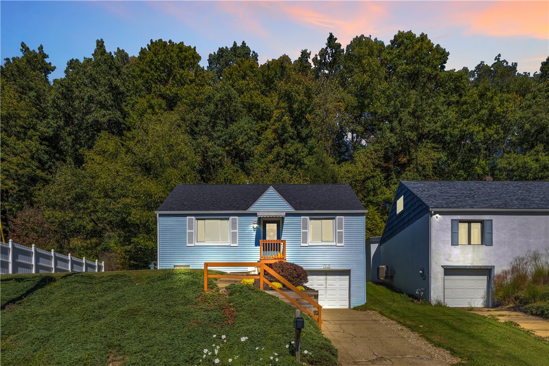 136 N Hazen Ave. — photo 1