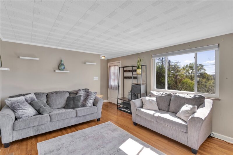 136 N Hazen Ave. — photo 4