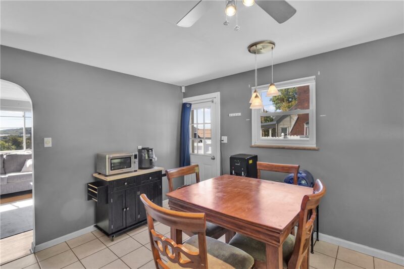 136 N Hazen Ave. — photo 8
