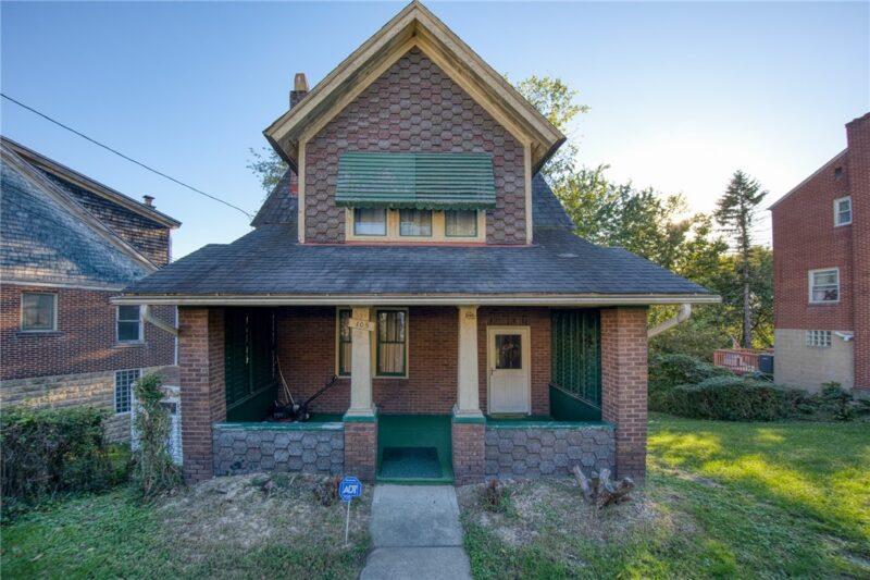 105 W Garden Rd