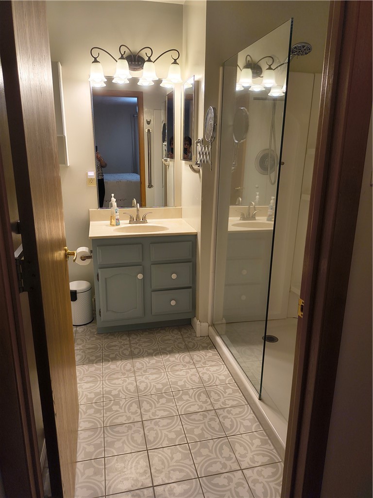 403 Surrey Ln — photo 8