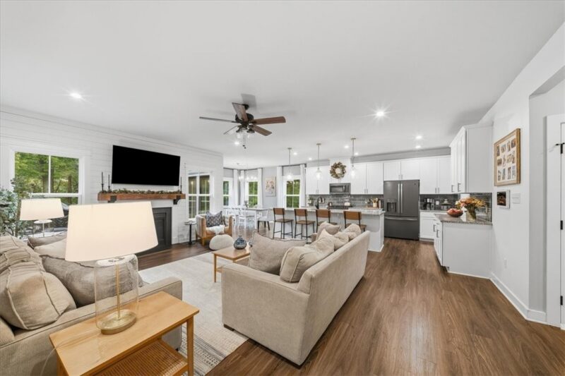 452 Isabella Ct — photo 4