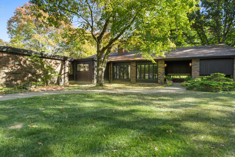 101 Springhouse LANE