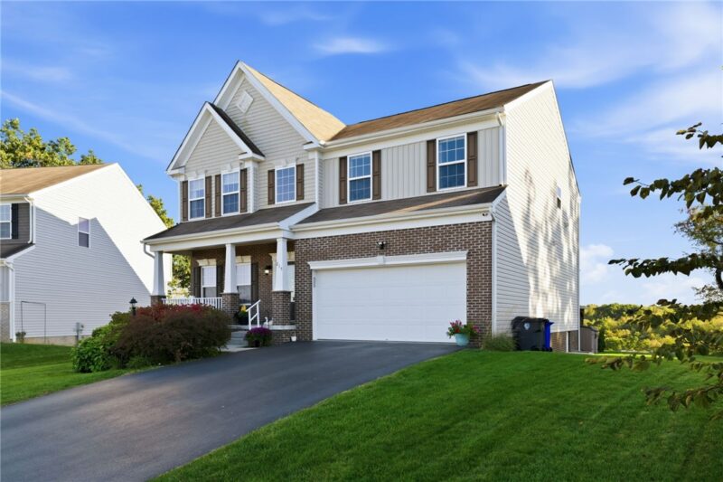 215 Horse Shoe Drive — photo 2