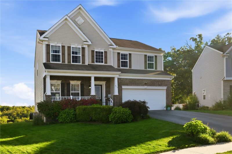 215 Horse Shoe Drive — photo 3