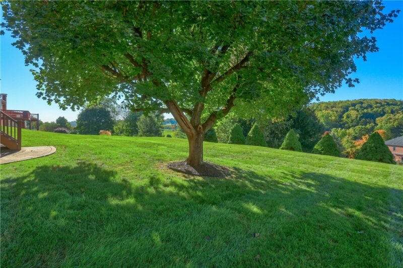 127 Field Club Drive W — photo 4